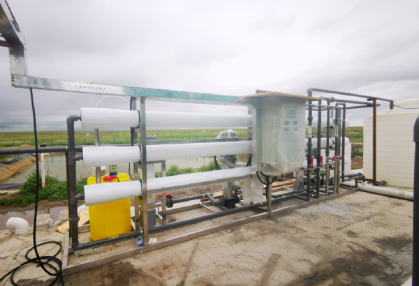 8T/H反渗透+16T/H超滤设备安装调试完成